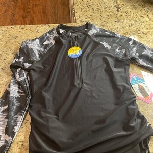 Longsleeve swim shirt size S nwt